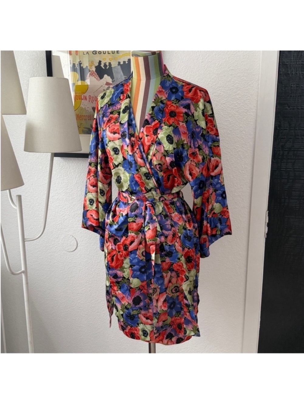 Vintage Victorias Secret Gold Label Colorful Floral Short Robe - Picture 2 of 8